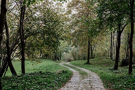 Borgo di Vrù: il presepe meccanico e le sue sculture lignee e l’altalena