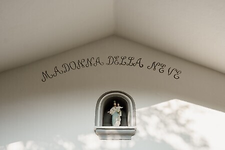 Borgo di Vrù: il presepe meccanico e le sue sculture lignee e l’altalena