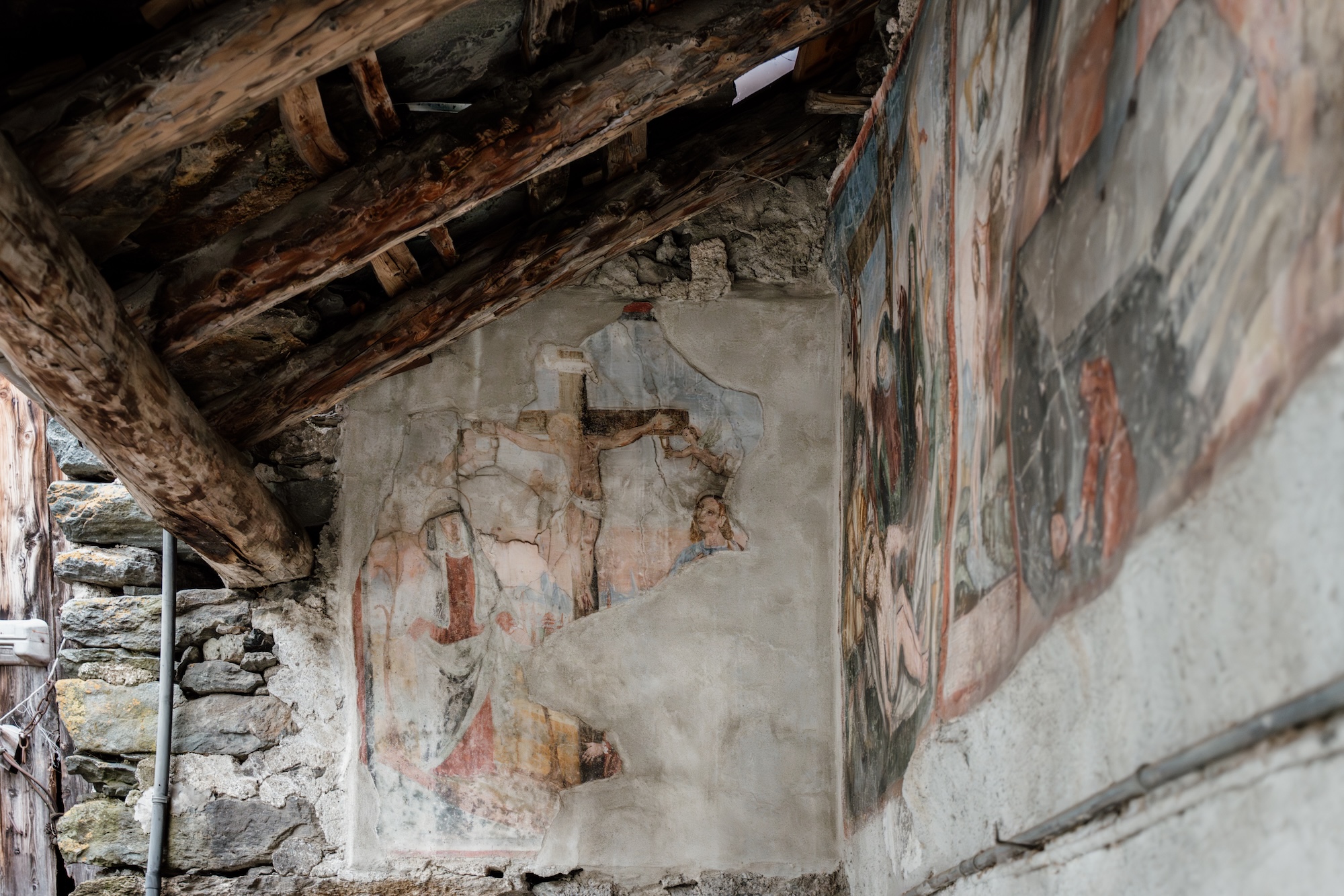 Casaforte del Rucias con affresco seicentesco