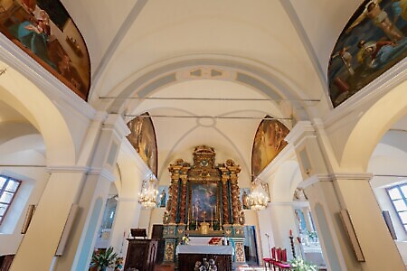 Chiesa di Sant’Anastasia e campanile in stile romanico