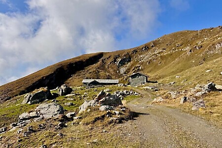 Lago di Monastero e Alpe Costapiana