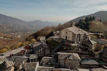 Parrocchia di Santa Anastasia e San Giovanni Evangelista a Chiaves