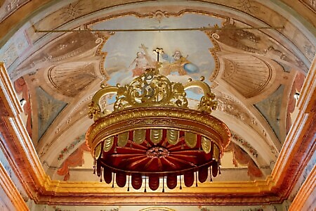 Parrocchia di Santa Anastasia e San Giovanni Evangelista a Chiaves