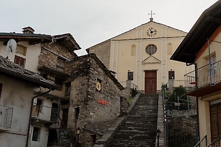 Parrocchia di Santa Anastasia e San Giovanni Evangelista a Chiaves