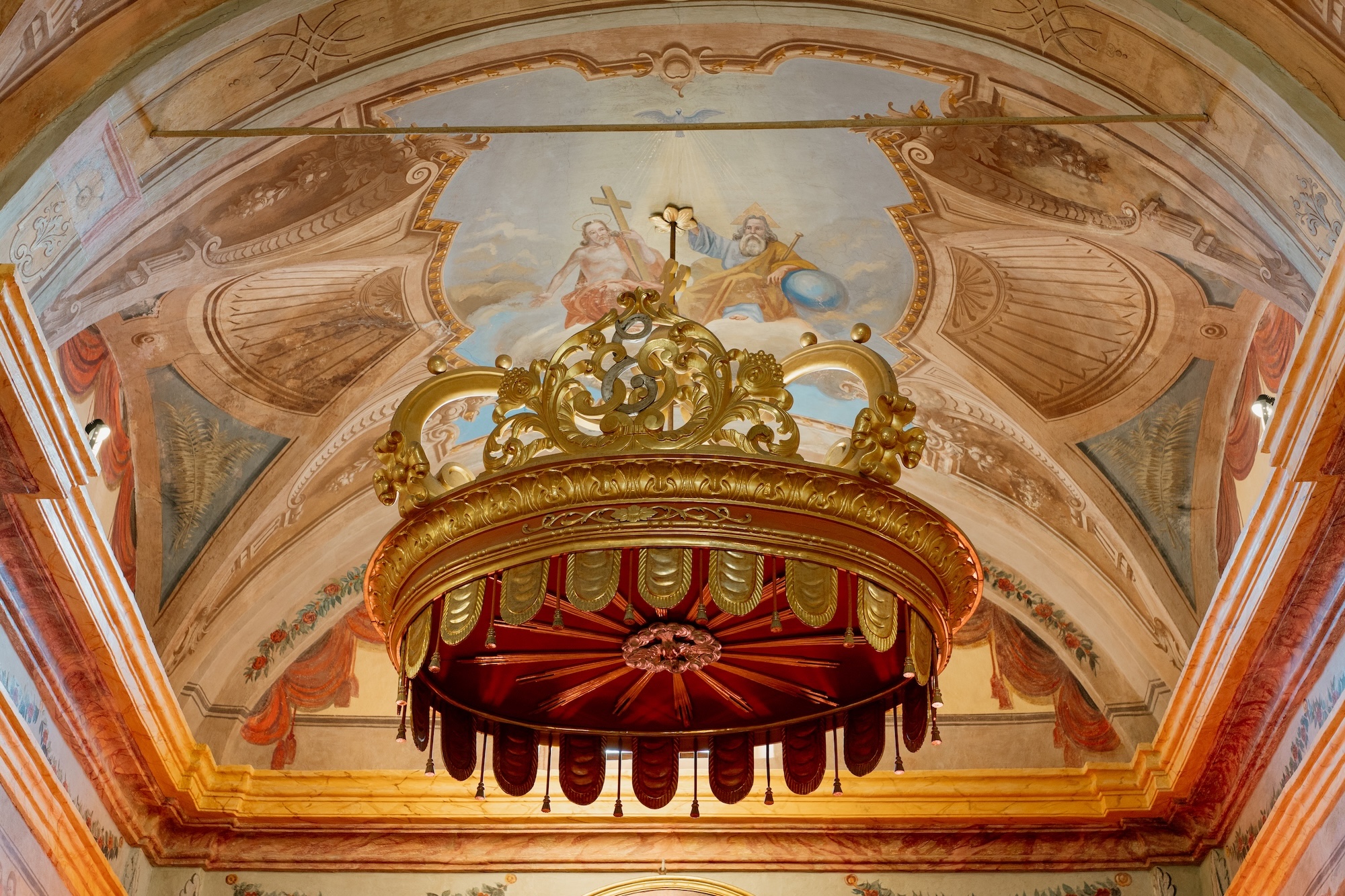 Parrocchia di Santa Anastasia e San Giovanni Evangelista a Chiaves