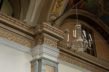 Parrocchiale di San Giovanni Battista con campanile in stile romanico