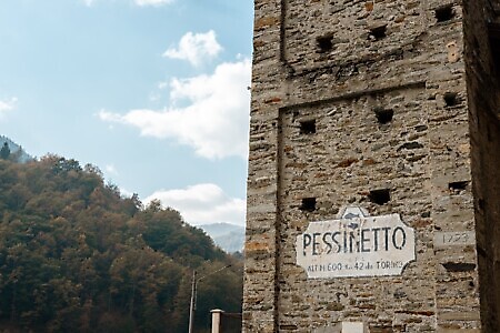 Parrocchiale di San Giovanni Battista con campanile in stile romanico