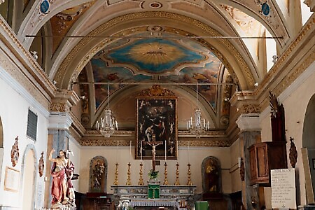 Parrocchiale di San Giovanni Battista con campanile in stile romanico