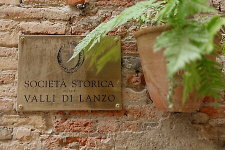 Torre Civica di Aymone di Challant e borgo fortificato